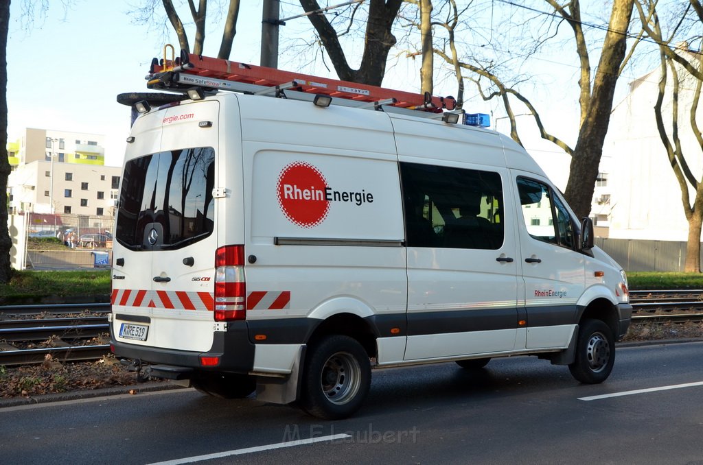 Gasaustritt 2 Koeln Ehrenfeld Lindenbornstr P64.JPG - Miklos Laubert